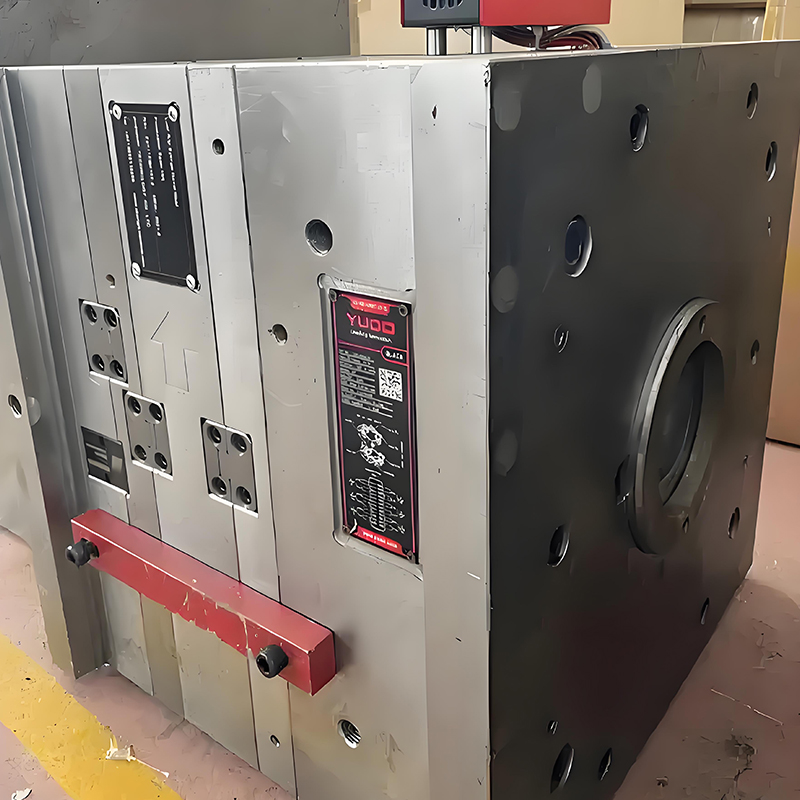 Медицинский шприц